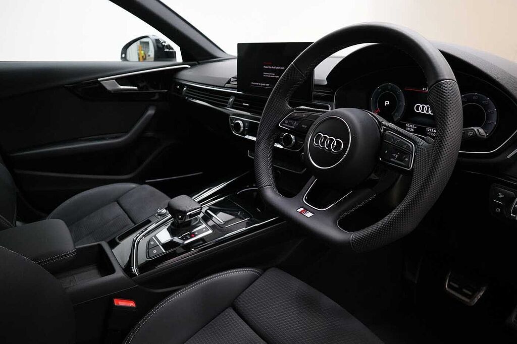 Audi A4 Diesel Avant 35 TDI Black Edition 5dr S Tronic