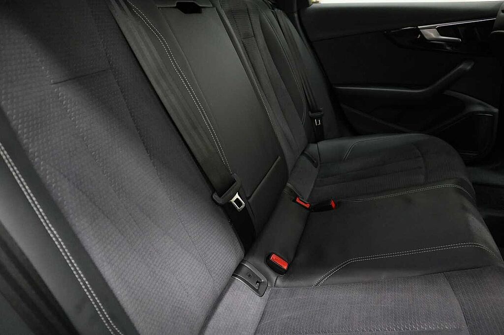 Audi A4 Diesel Avant 35 TDI Black Edition 5dr S Tronic