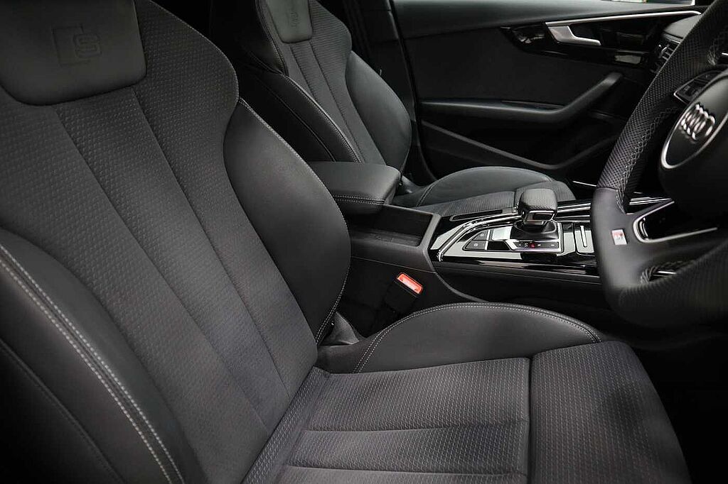 Audi A4 Diesel Avant 35 TDI Black Edition 5dr S Tronic