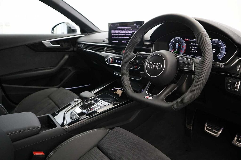 Audi A4 Diesel Avant 35 TDI Black Edition 5dr S Tronic