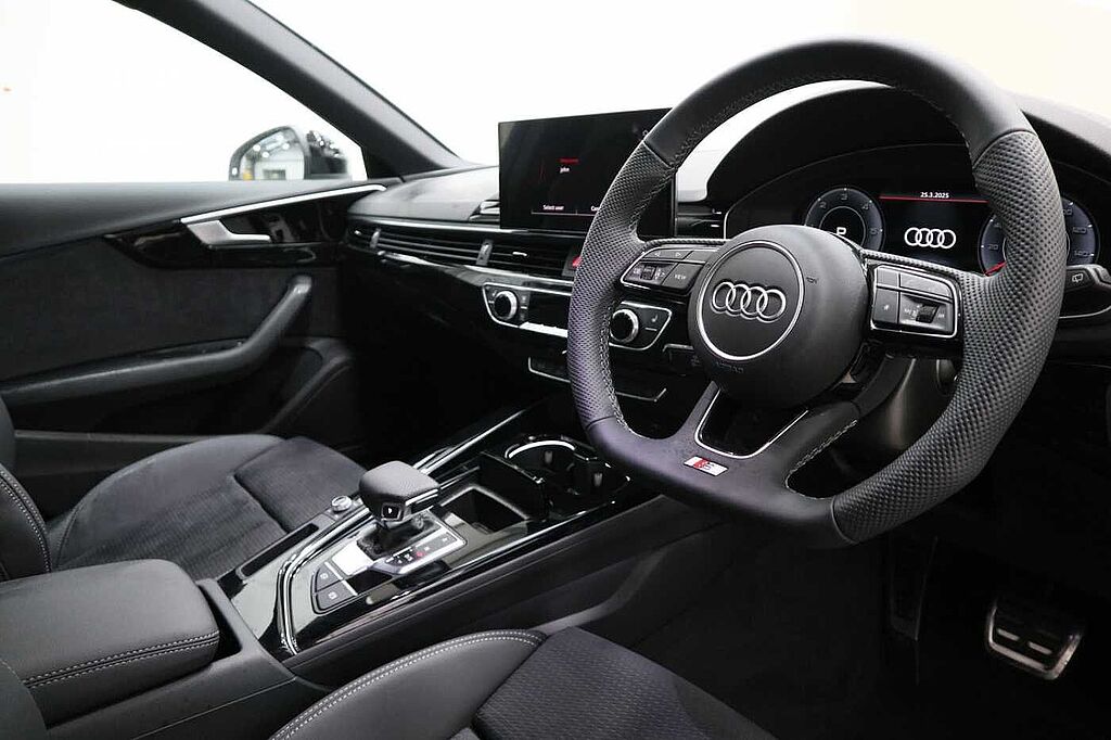 Audi A4 Diesel Avant 35 TDI Black Edition 5dr S Tronic