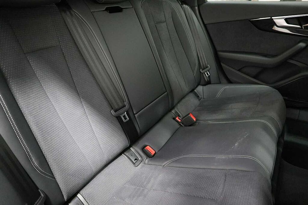 Audi A4 Diesel Avant 35 TDI Black Edition 5dr S Tronic