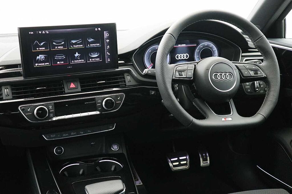 Audi A4 Diesel Avant 35 TDI Black Edition 5dr S Tronic