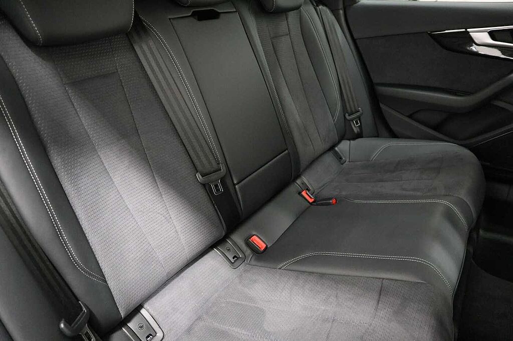 Audi A4 Diesel Avant 35 TDI Black Edition 5dr S Tronic