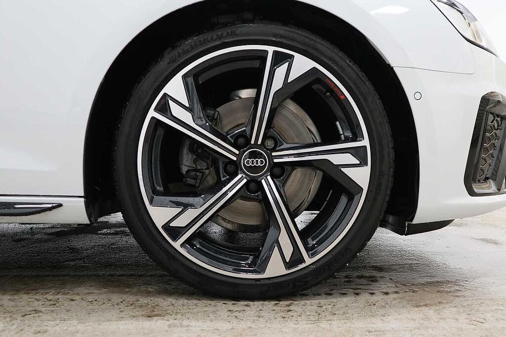 Audi A4 Diesel Avant 35 TDI Black Edition 5dr S Tronic