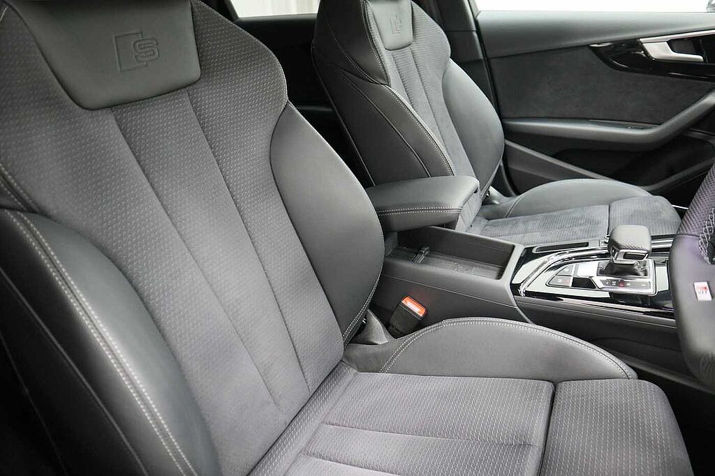 Audi A4 Diesel Avant 35 TDI Black Edition 5dr S Tronic