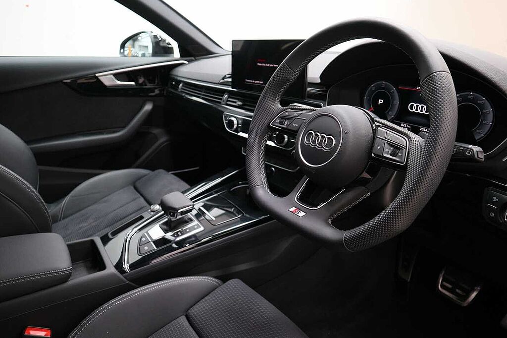 Audi A4 Diesel Avant 35 TDI Black Edition 5dr S Tronic