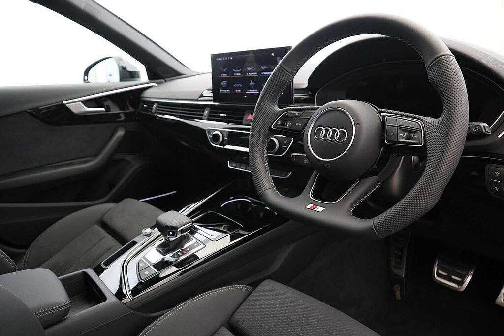 Audi A4 Diesel Avant 35 TDI Black Edition 5dr S Tronic