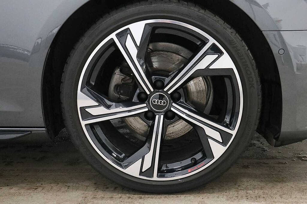 Audi A4 Avant 35 TDI Black Edition 5dr S Tronic