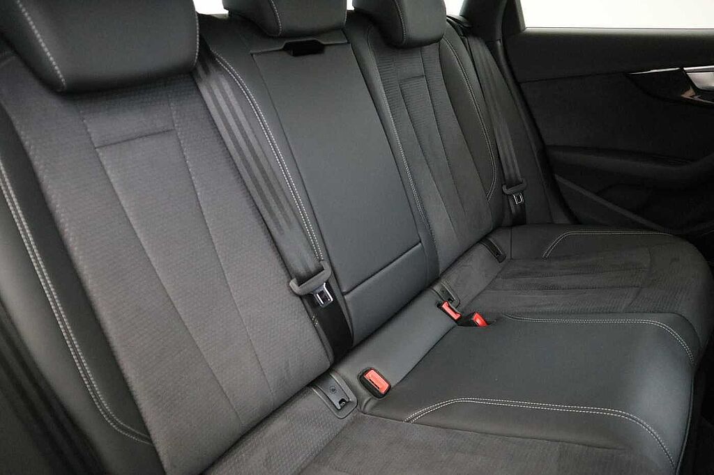 Audi A4 Avant 35 TDI Black Edition 5dr S Tronic